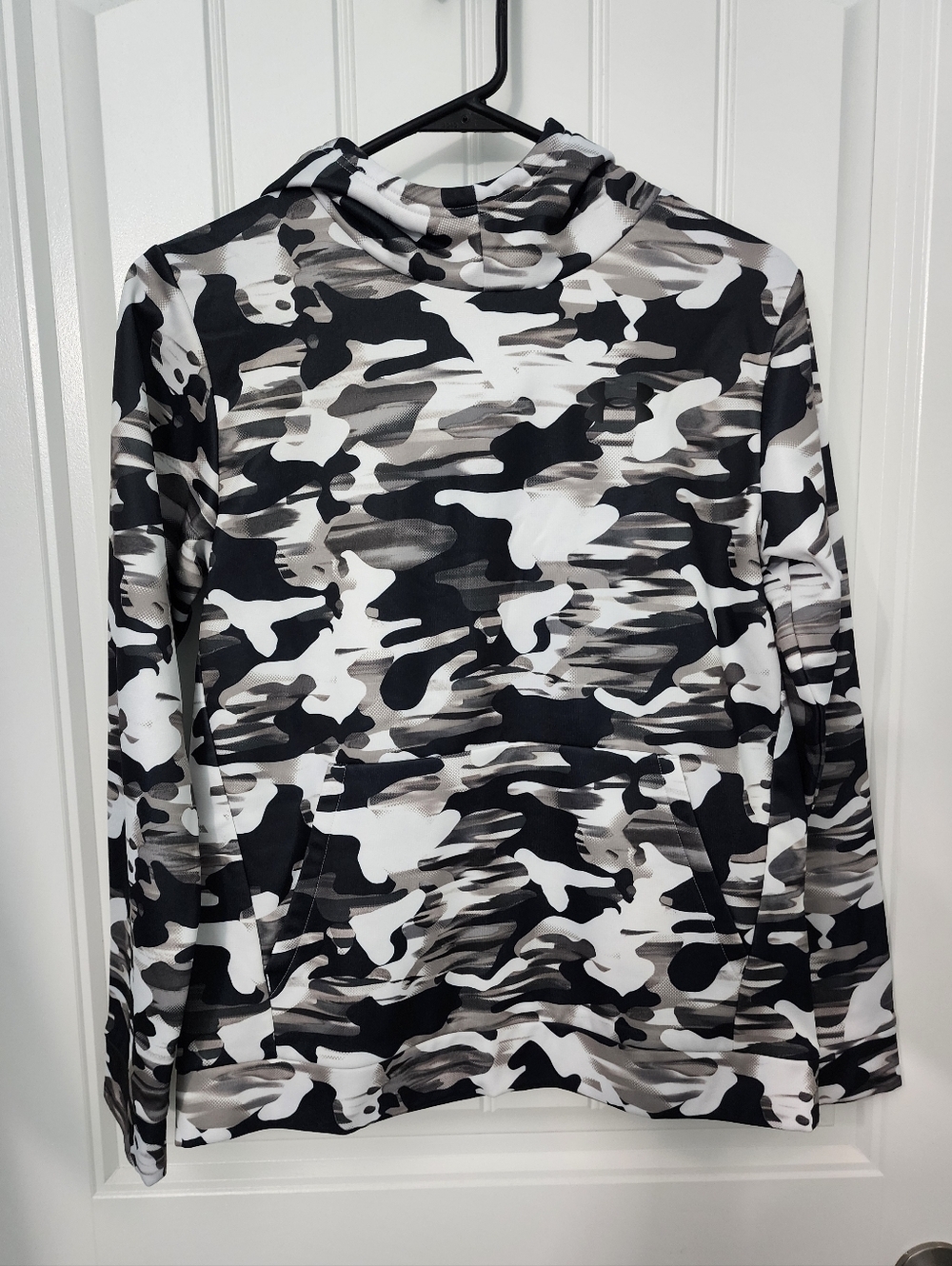 Under Armour Boy's Gray, Black & White Camo Hooded, Size Youth Large